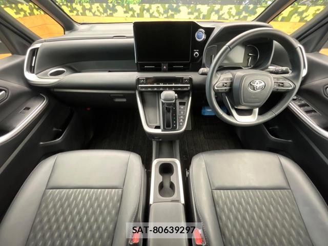 Toyota NOAH 2023-07 8690821-1