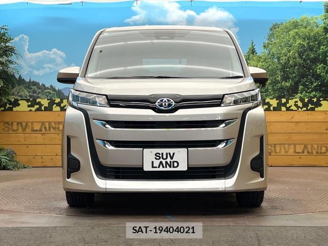 Toyota NOAH 2023-12 8690822-15