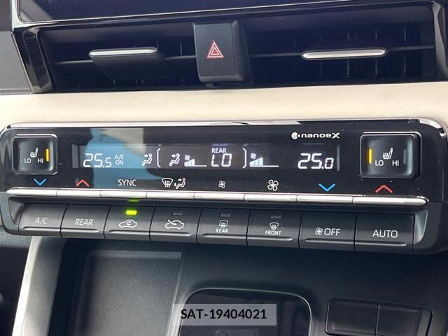 Toyota NOAH 2023-12 8690822-7
