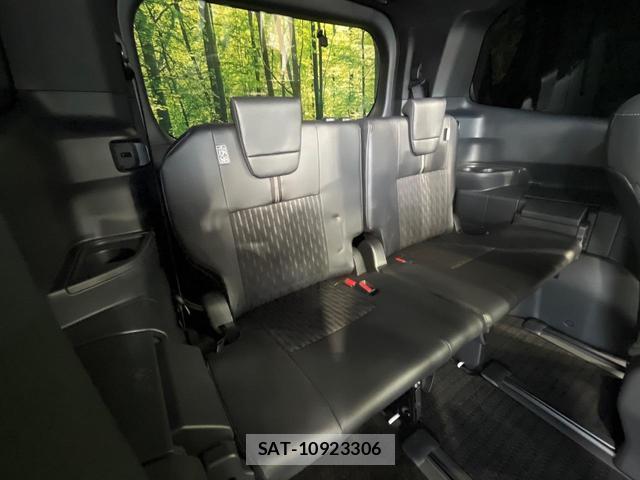 Toyota NOAH 2022-07 8690891-9