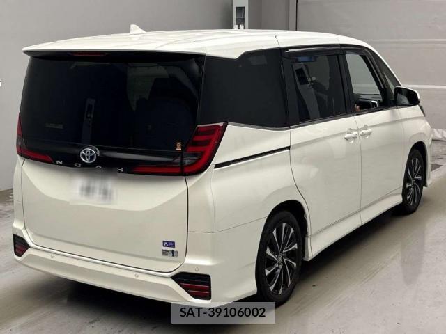 Toyota NOAH 2023-01 8690935-14