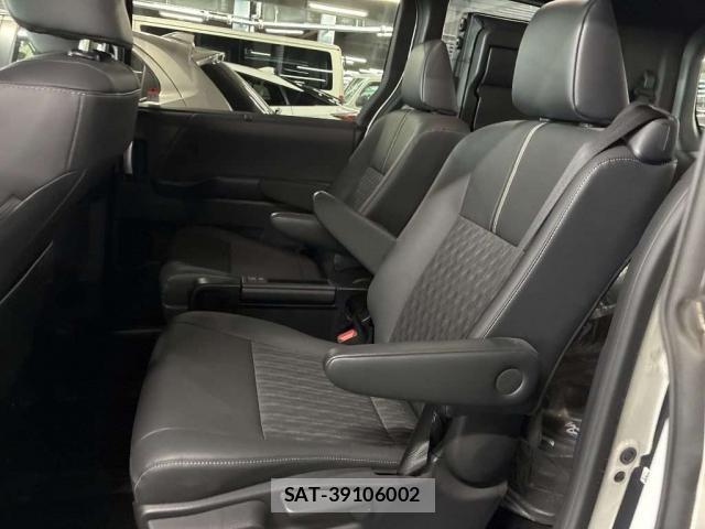 Toyota NOAH 2023-01 8690935-4
