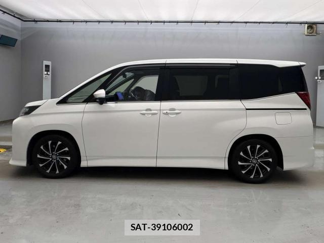 Toyota NOAH 2023-01 8690935-5