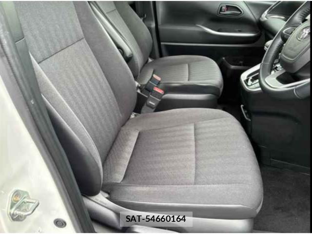 Toyota NOAH 2024-04 8690950-3