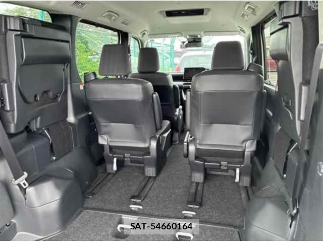 Toyota NOAH 2024-04 8690950-6
