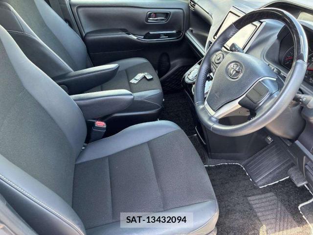 Toyota NOAH 2021-03 8691313-5