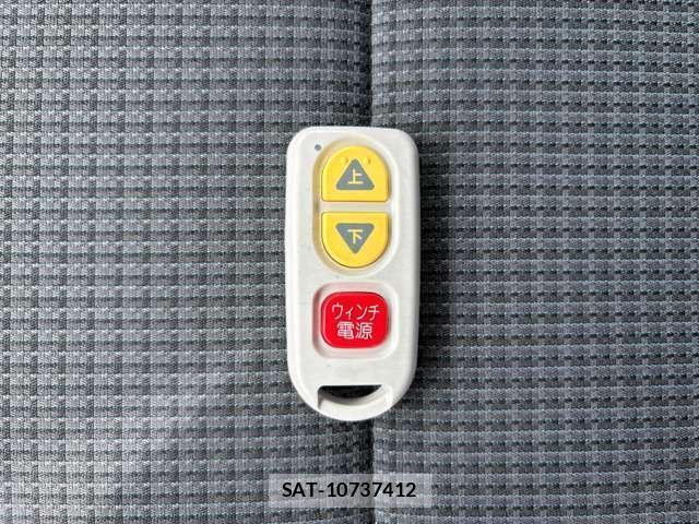Toyota NOAH 2022-11 8691316-9