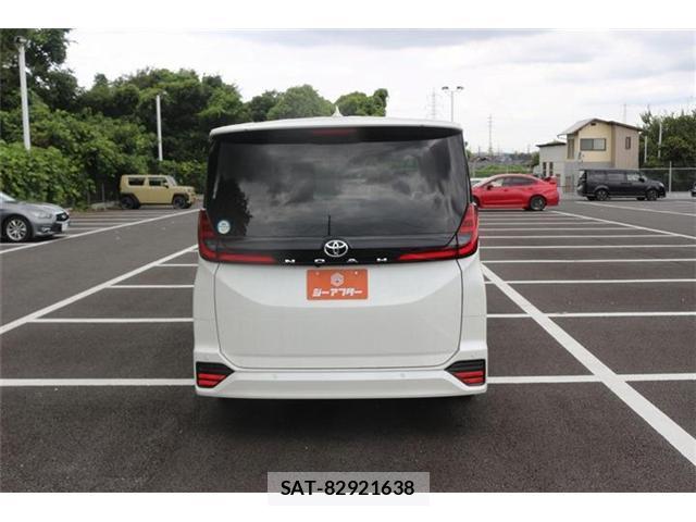 Toyota NOAH 2023-04 8691612-10