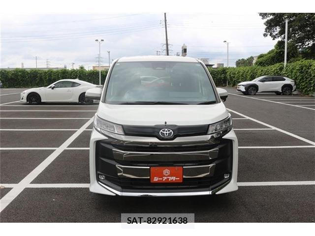 Toyota NOAH 2023-04 8691612-6