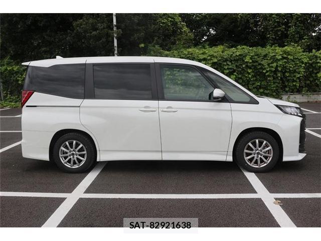 Toyota NOAH 2023-04 8691612-8