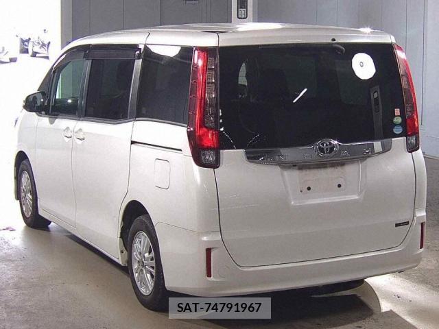 Toyota NOAH 2016-10 8691763-5