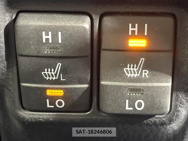 Toyota NOAH 2016-06 8691807-6