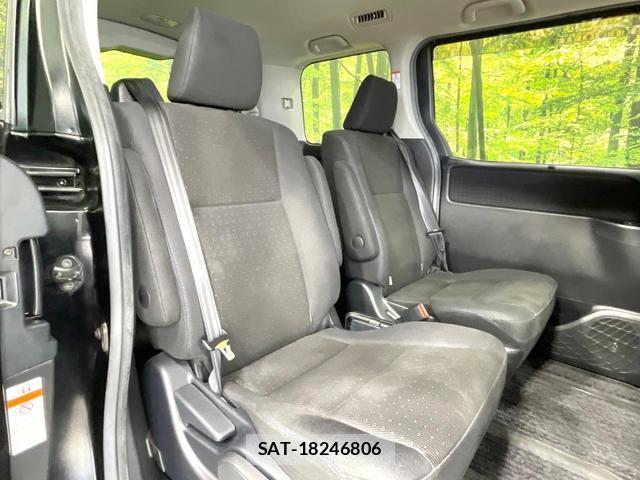 Toyota NOAH 2016-06 8691807-8