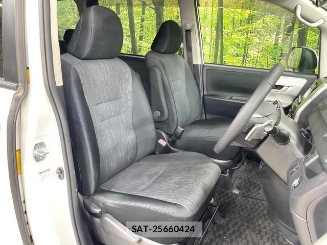 Toyota NOAH 2013-09 8691819-7
