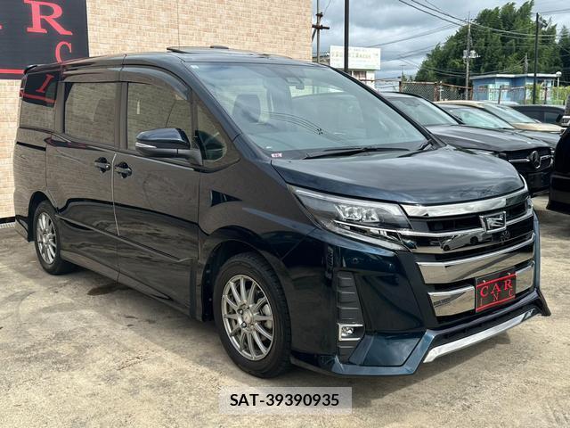 Toyota NOAH 2017-12 8691993-1