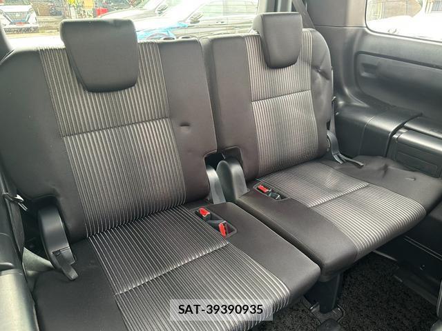 Toyota NOAH 2017-12 8691993-10