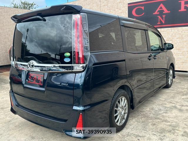 Toyota NOAH 2017-12 8691993-2