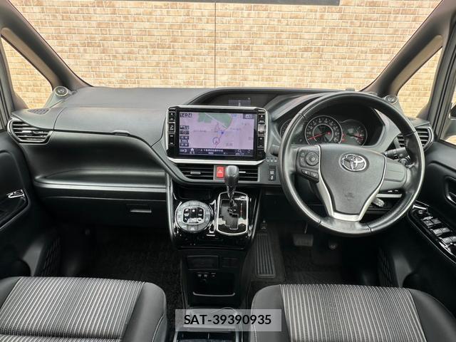 Toyota NOAH 2017-12 8691993-5