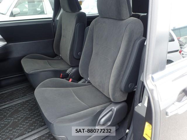 Toyota NOAH 2011-12 8692005-5