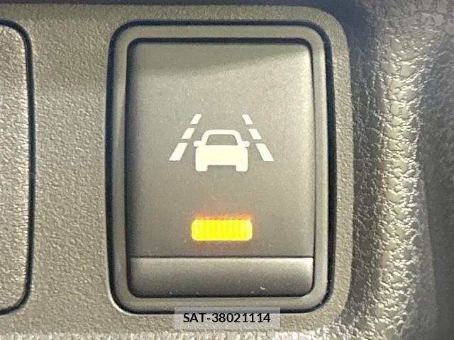 Nissan NOTE 2016-03 8690911-4
