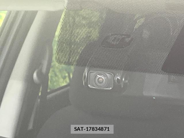 Nissan NOTE 2017-08 8691923-6