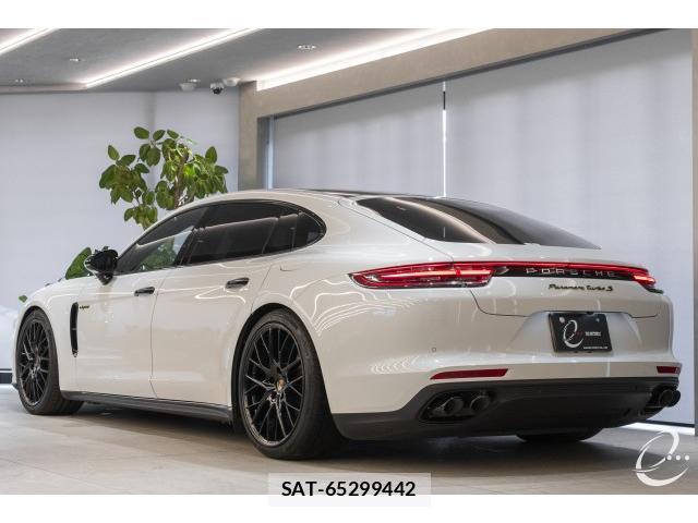 Porsche PANAMERA 2018-03 8690496-1