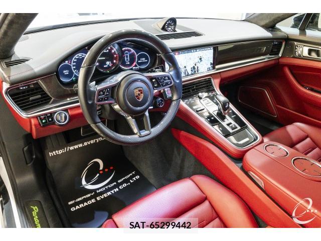 Porsche PANAMERA 2018-03 8690496-2