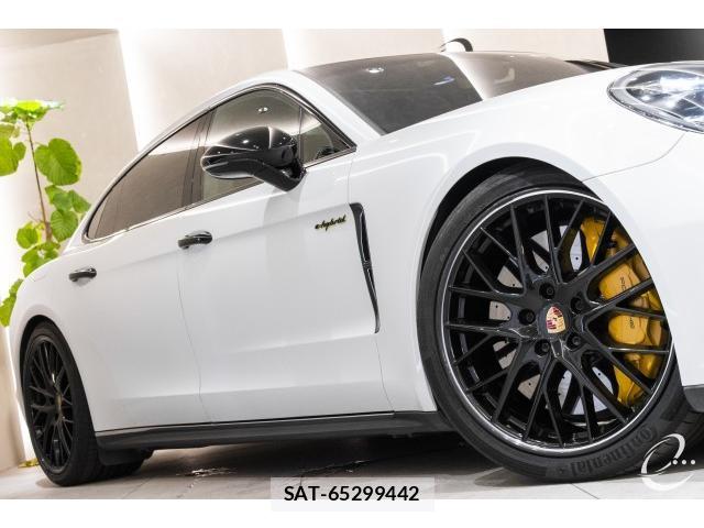 Porsche PANAMERA 2018-03 8690496-9