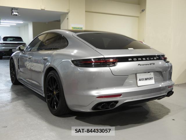 Porsche PANAMERA 2020-02 8691834-1