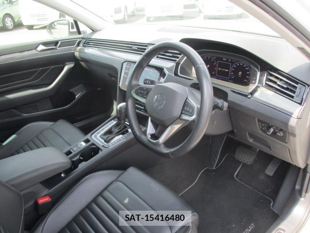 VolksWagen PASSAT 2021-07 8691542-2