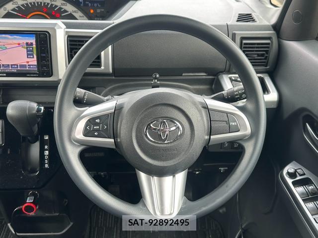 Toyota Pixis Mega 2017-10 8692000-10