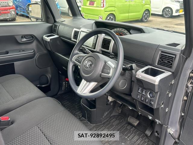 Toyota Pixis Mega 2017-10 8692000-13