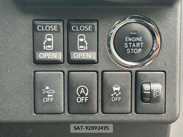 Toyota Pixis Mega 2017-10 8692000-2