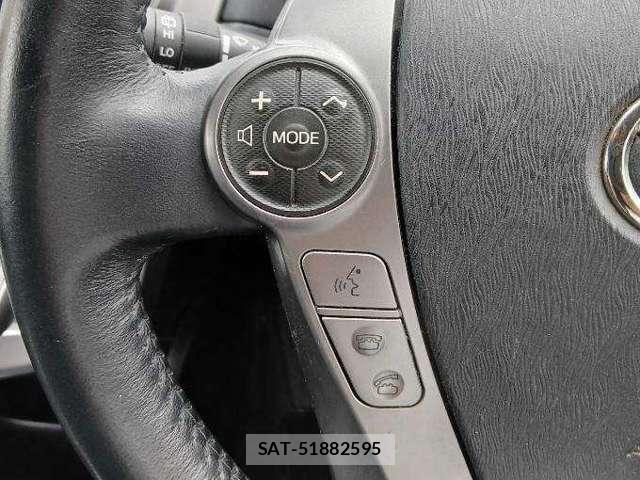Toyota PRIUS ALPHA 2015-05 8690368-15
