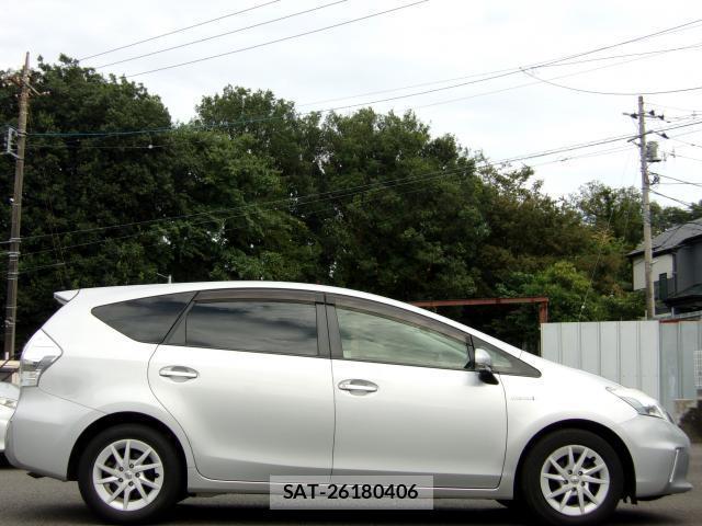 Toyota PRIUS ALPHA 2014-06 8690811-3