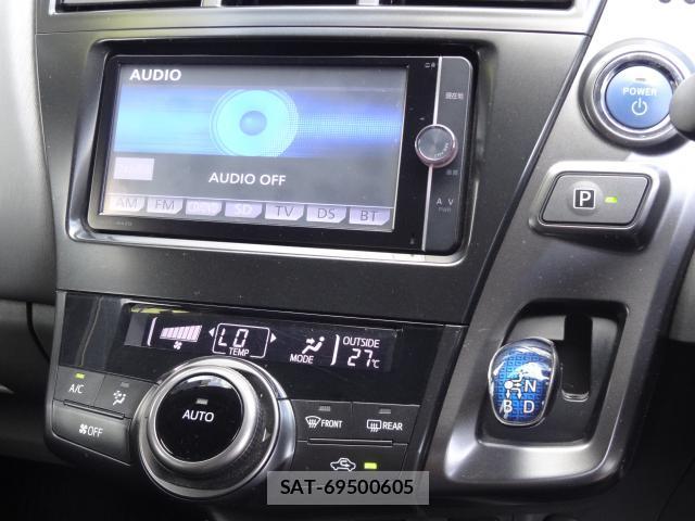 Toyota PRIUS ALPHA 2014-06 8691142-15