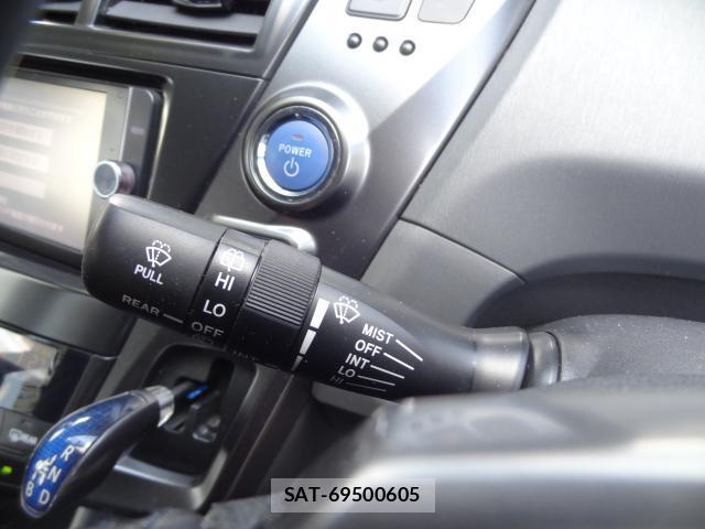 Toyota PRIUS ALPHA 2014-06 8691142-18