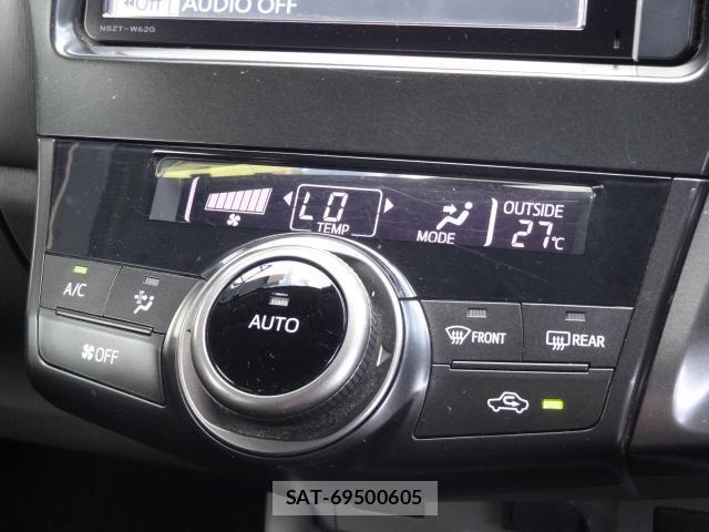 Toyota PRIUS ALPHA 2014-06 8691142-19