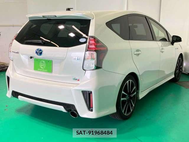 Toyota PRIUS ALPHA 2017-07 8691250-1