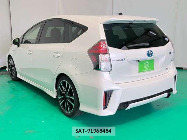 Toyota PRIUS ALPHA 2017-07 8691250-14