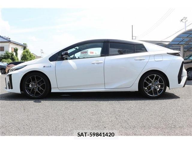 Toyota PRIUS PHV 2018-06 8690654-10