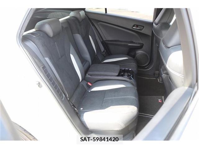 Toyota PRIUS PHV 2018-06 8690654-15