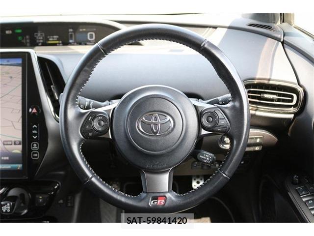 Toyota PRIUS PHV 2018-06 8690654-17
