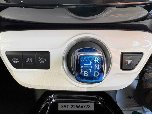 Toyota PRIUS PHV 2017-12 8690981-13