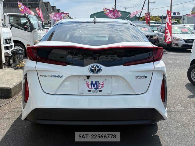 Toyota PRIUS PHV 2017-12 8690981-14