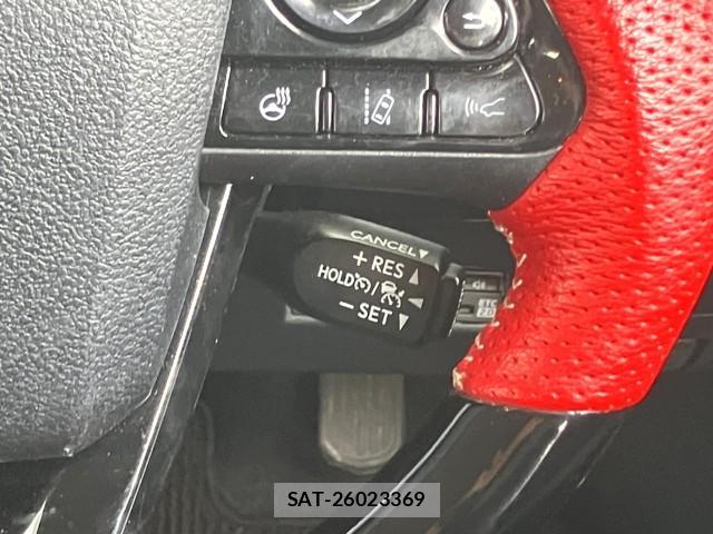Toyota PRIUS PHV 2017-02 8691636-11