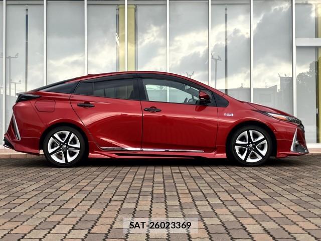 Toyota PRIUS PHV 2017-02 8691636-2