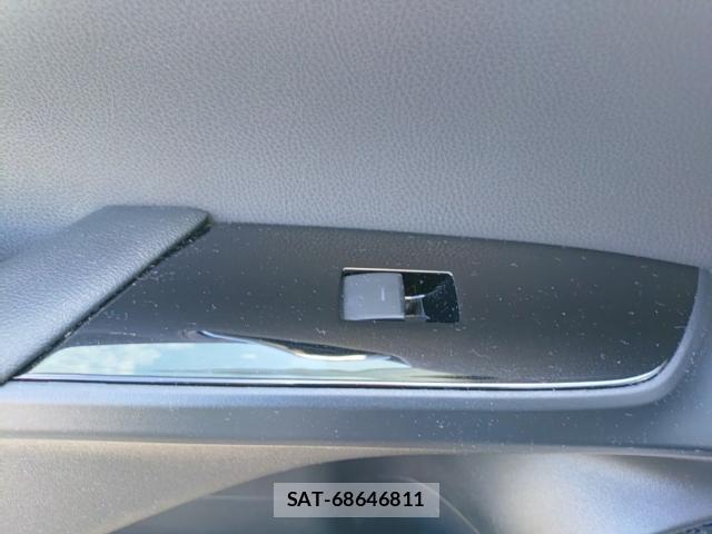 Toyota PRIUS 2019-08 8690567-12