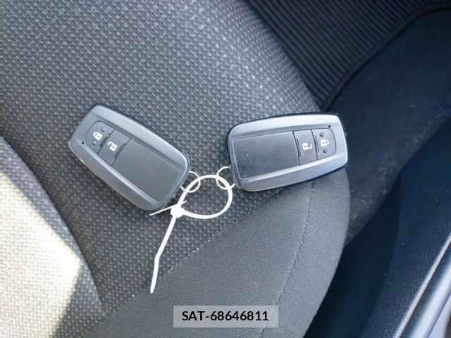Toyota PRIUS 2019-08 8690567-14