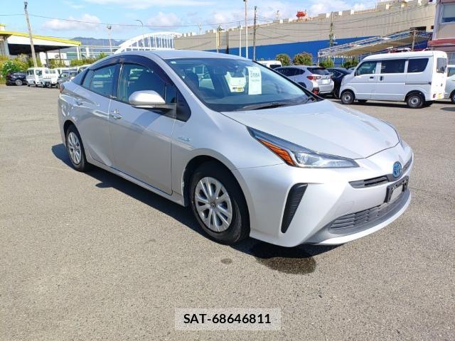 Toyota PRIUS 2019-08 8690567-3